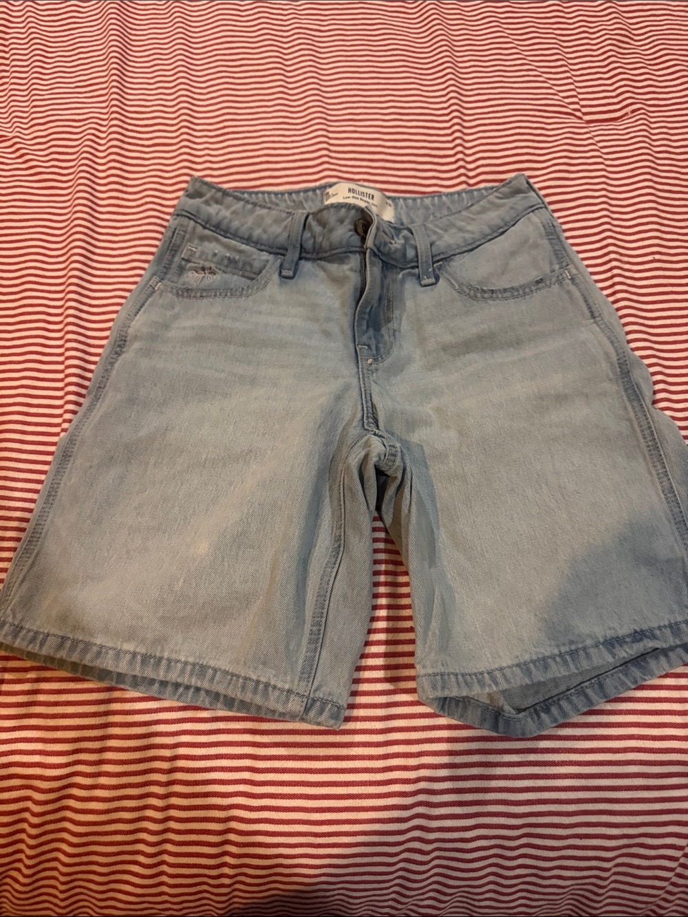 Hollister Light Wash Denim low-rise baggy jort